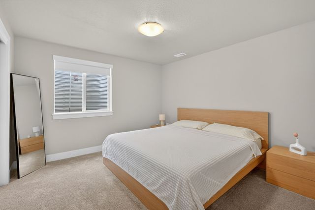 15227 Deerview Drive, Urbandale, IA 50323