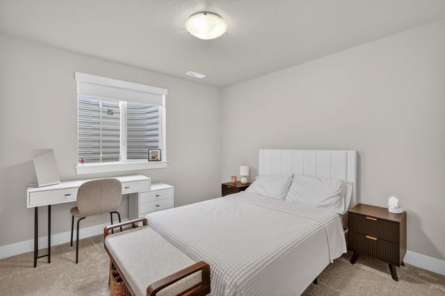 15227 Deerview Drive, Urbandale, IA 50323