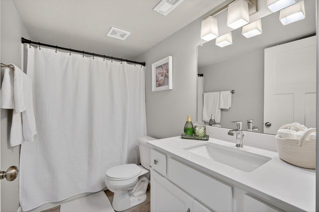 15227 Deerview Drive, Urbandale, IA 50323