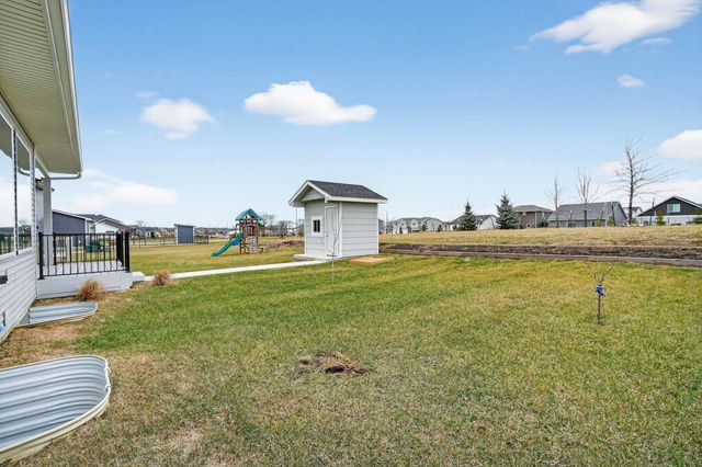 15227 Deerview Drive, Urbandale, IA 50323