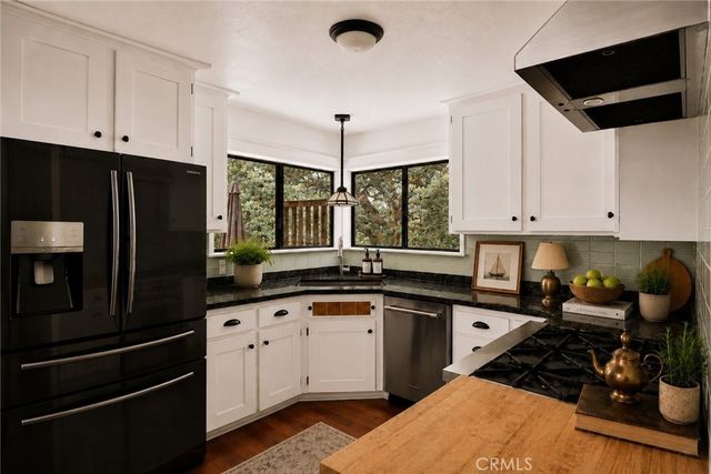 410 Bel Air Drive, Lake Arrowhead, CA 92352