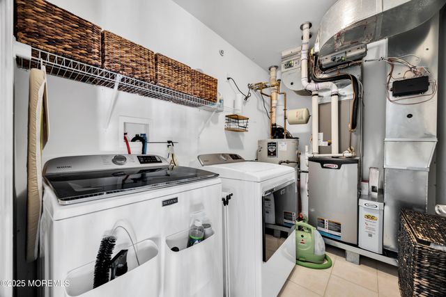 211 April Way, Middletown, NJ 07748