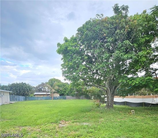 Bayside ST, Naples, FL 34112