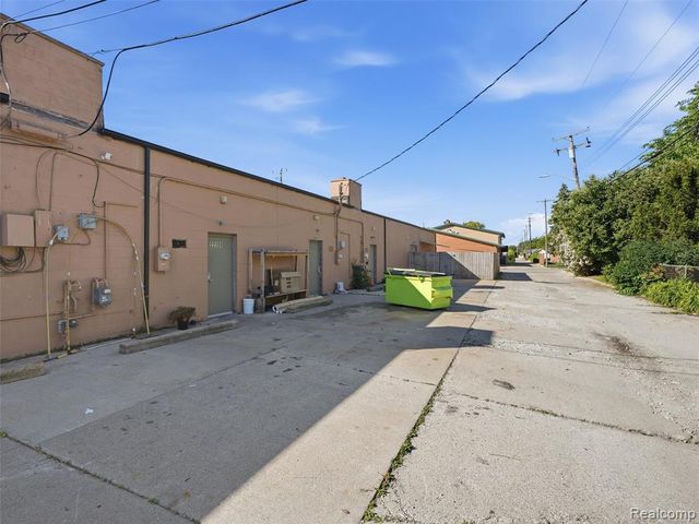 22209 Kelly Road, Eastpointe, MI 48021