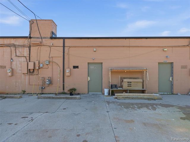 22209 Kelly Road, Eastpointe, MI 48021