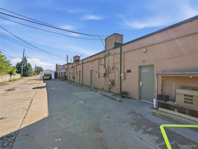 22209 Kelly Road, Eastpointe, MI 48021