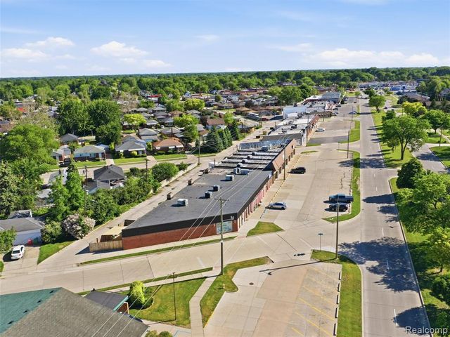 22209 Kelly Road, Eastpointe, MI 48021