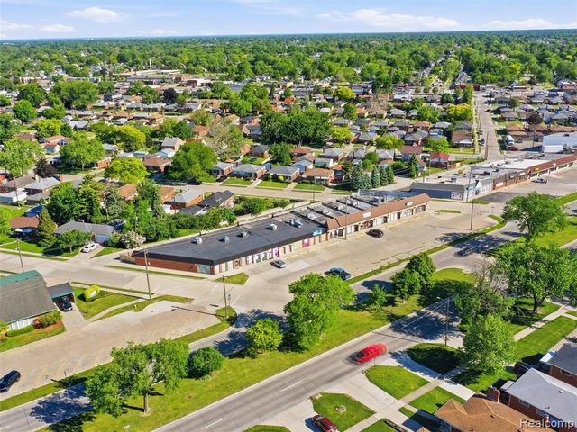 22209 Kelly Road, Eastpointe, MI 48021