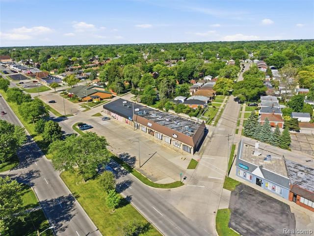 22209 Kelly Road, Eastpointe, MI 48021