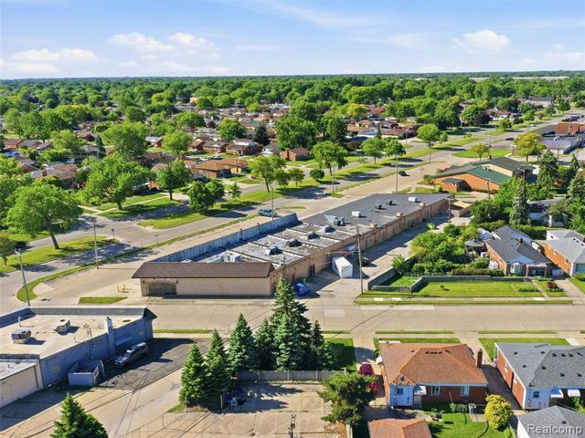 22209 Kelly Road, Eastpointe, MI 48021