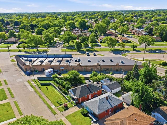 22209 Kelly Road, Eastpointe, MI 48021