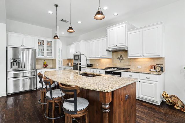 213 Vista LN, Georgetown, TX 78633