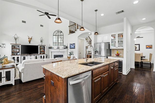 213 Vista LN, Georgetown, TX 78633