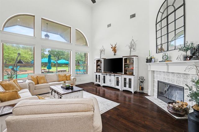 213 Vista LN, Georgetown, TX 78633