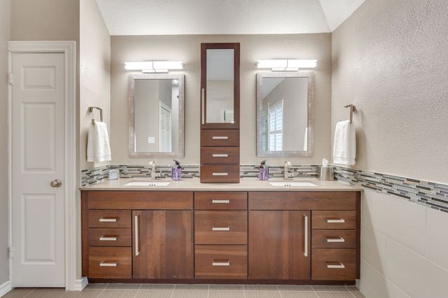 1236 Rio Grande Drive, Benbrook, TX 76126