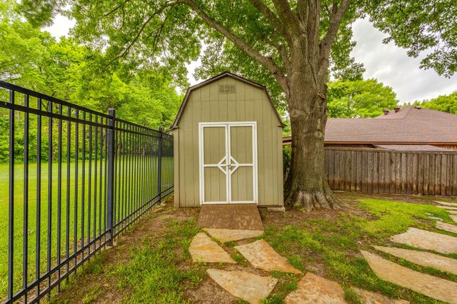 1236 Rio Grande Drive, Benbrook, TX 76126