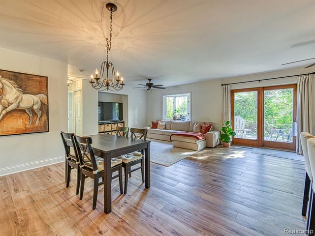 28150 Rose Avenue, Brownstown, MI 48183