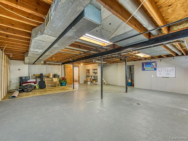 28150 Rose Avenue, Brownstown, MI 48183