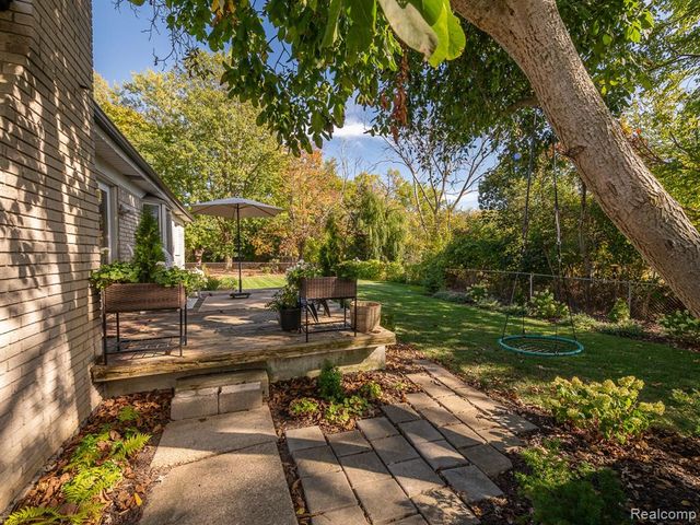 28150 Rose Avenue, Brownstown, MI 48183