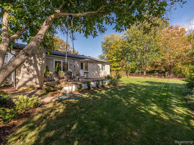 28150 Rose Avenue, Brownstown, MI 48183