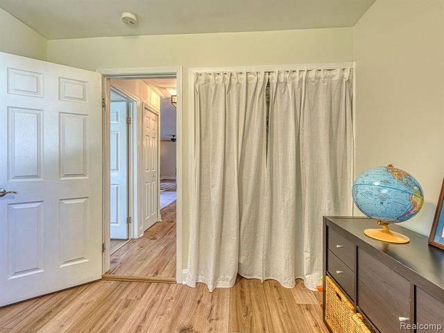 28150 Rose Avenue, Brownstown, MI 48183