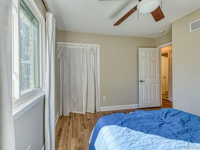 28150 Rose Avenue, Brownstown, MI 48183