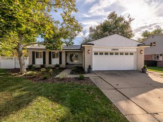 28150 Rose Avenue, Brownstown, MI 48183