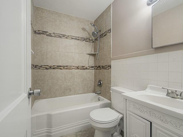 1222 W 26th Street S, Independence, MO 64052