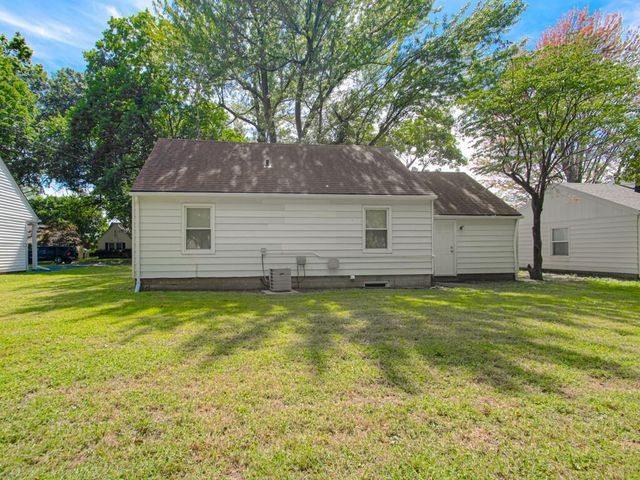 1222 W 26th Street S, Independence, MO 64052
