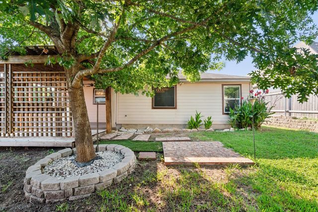 1315 Four Seasons Farm DR, Kyle, TX 78640