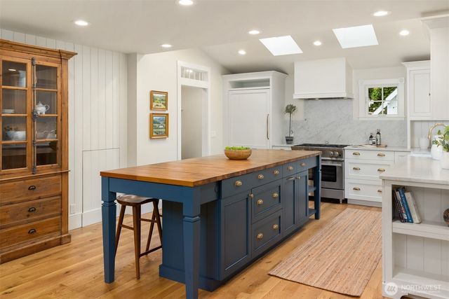4080 Crystal Springs Drive NE, Bainbridge Island, WA 98110