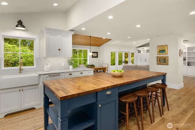 4080 Crystal Springs Drive NE, Bainbridge Island, WA 98110
