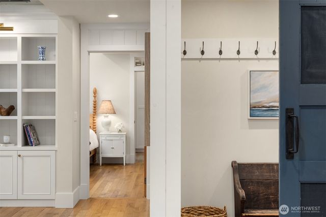 4080 Crystal Springs Drive NE, Bainbridge Island, WA 98110