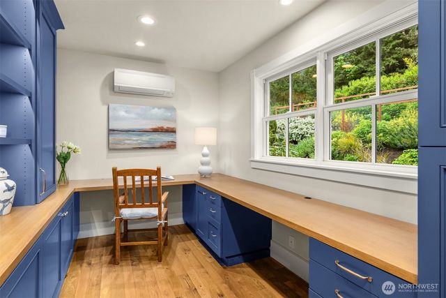 4080 Crystal Springs Drive NE, Bainbridge Island, WA 98110