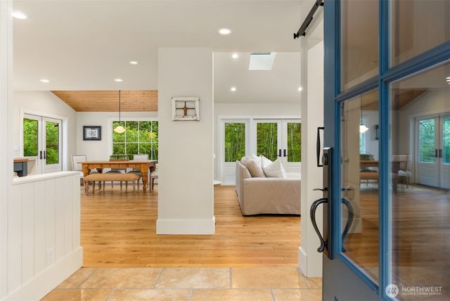 4080 Crystal Springs Drive NE, Bainbridge Island, WA 98110