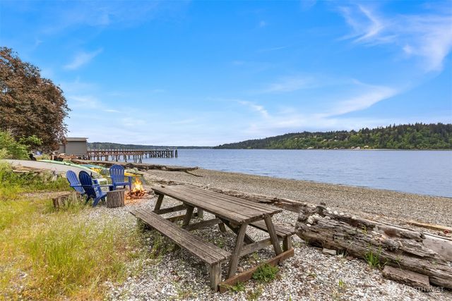 4080 Crystal Springs Drive NE, Bainbridge Island, WA 98110