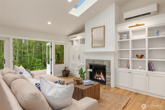 4080 Crystal Springs Drive NE, Bainbridge Island, WA 98110