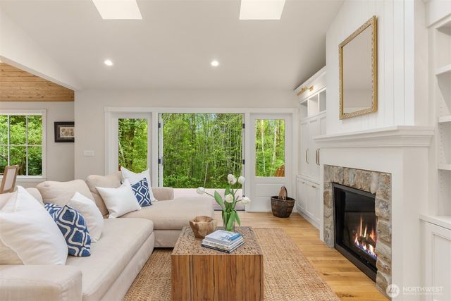 4080 Crystal Springs Drive NE, Bainbridge Island, WA 98110