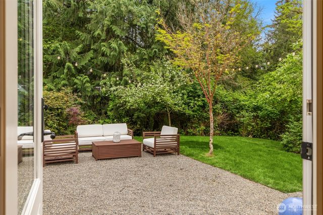 4080 Crystal Springs Drive NE, Bainbridge Island, WA 98110