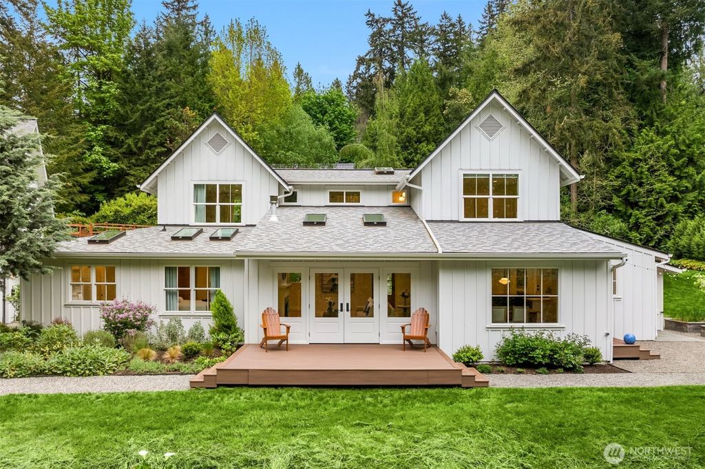 4080 Crystal Springs Drive NE, Bainbridge Island, WA 98110