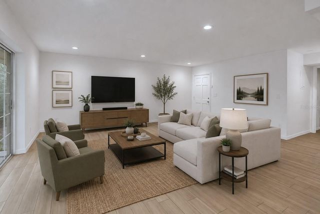 468 W PAR STREET 468, Orlando, FL 32804
