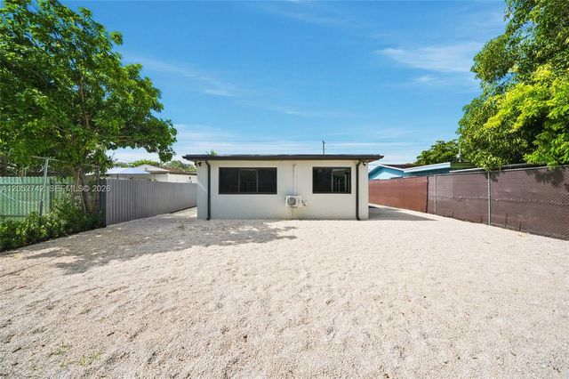 1861 NW 27th St 3, Miami, FL 33142