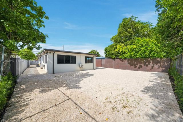 1861 NW 27th St 3, Miami, FL 33142