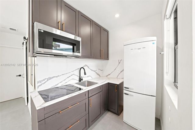 1861 NW 27th St 3, Miami, FL 33142
