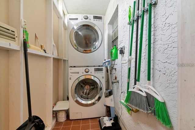 1000 S SEMORAN BOULEVARD 815, Winter Park, FL 32792