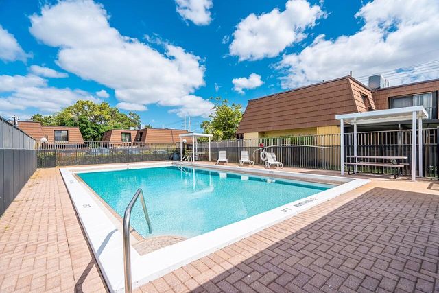 4225 TURNBERRY Circle 7, Lake Worth, FL 33467