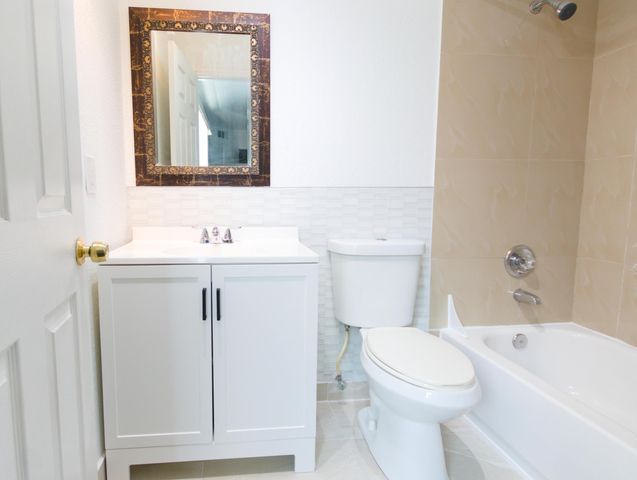 4225 TURNBERRY Circle 7, Lake Worth, FL 33467