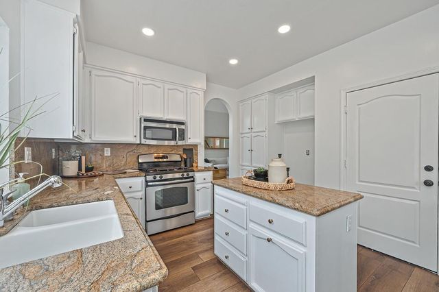 110 Royalton Cir, Folsom, CA 95630