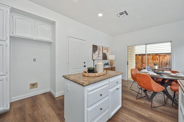 110 Royalton Cir, Folsom, CA 95630