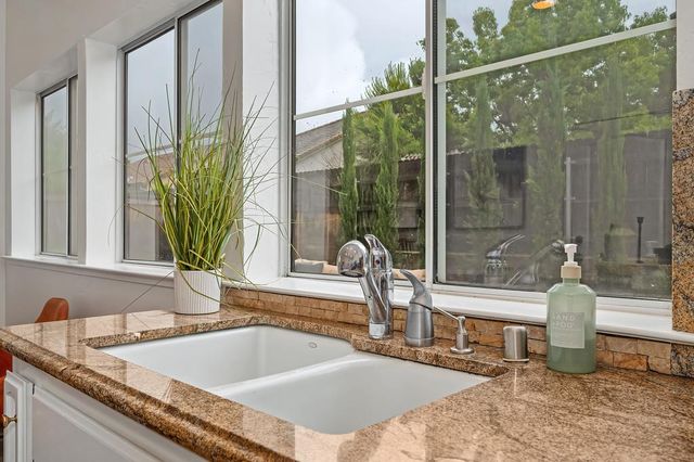 110 Royalton Cir, Folsom, CA 95630